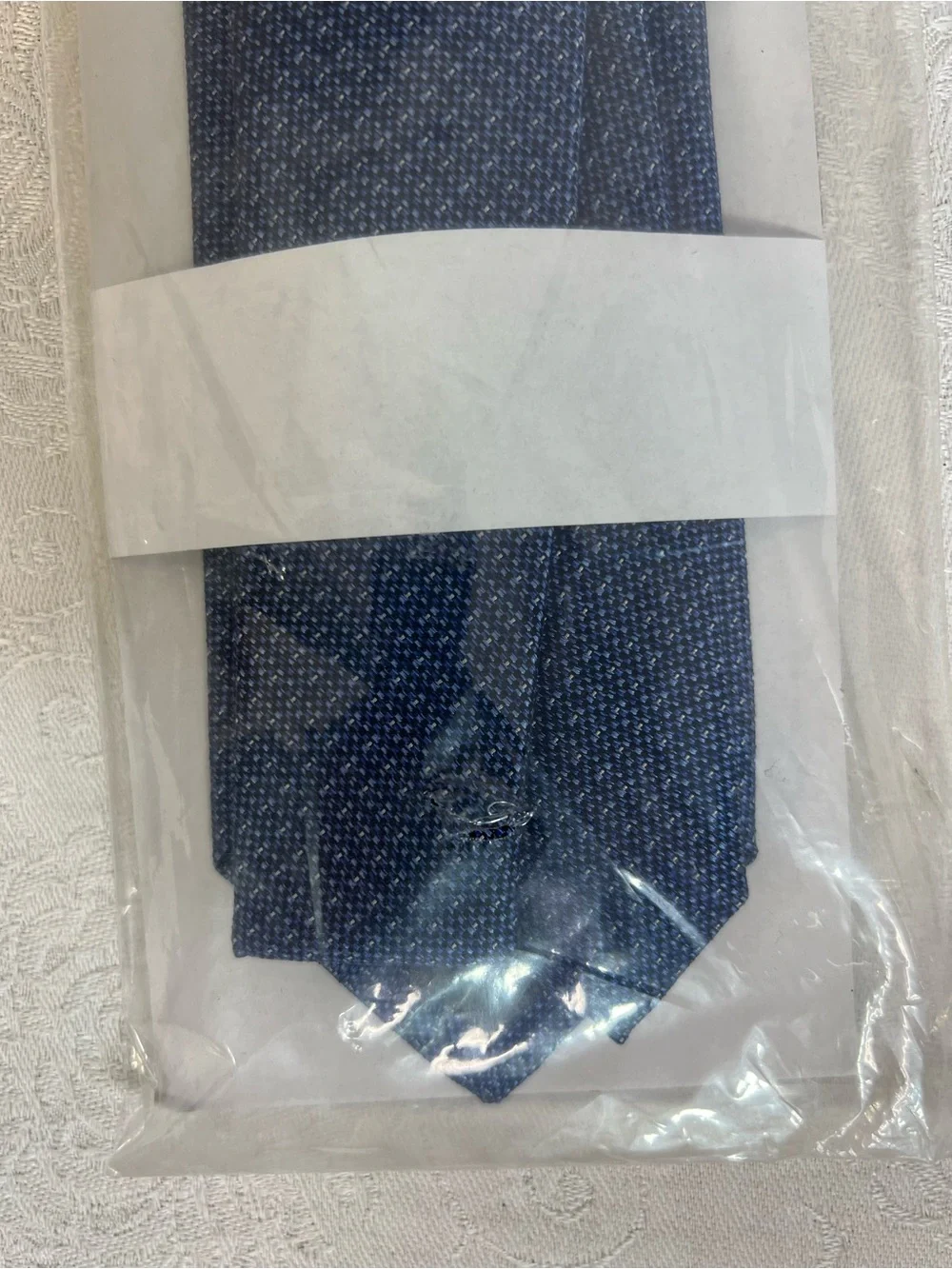 Alfani Men’s Tie Solid Nolan 400 Blue & White New With Tags